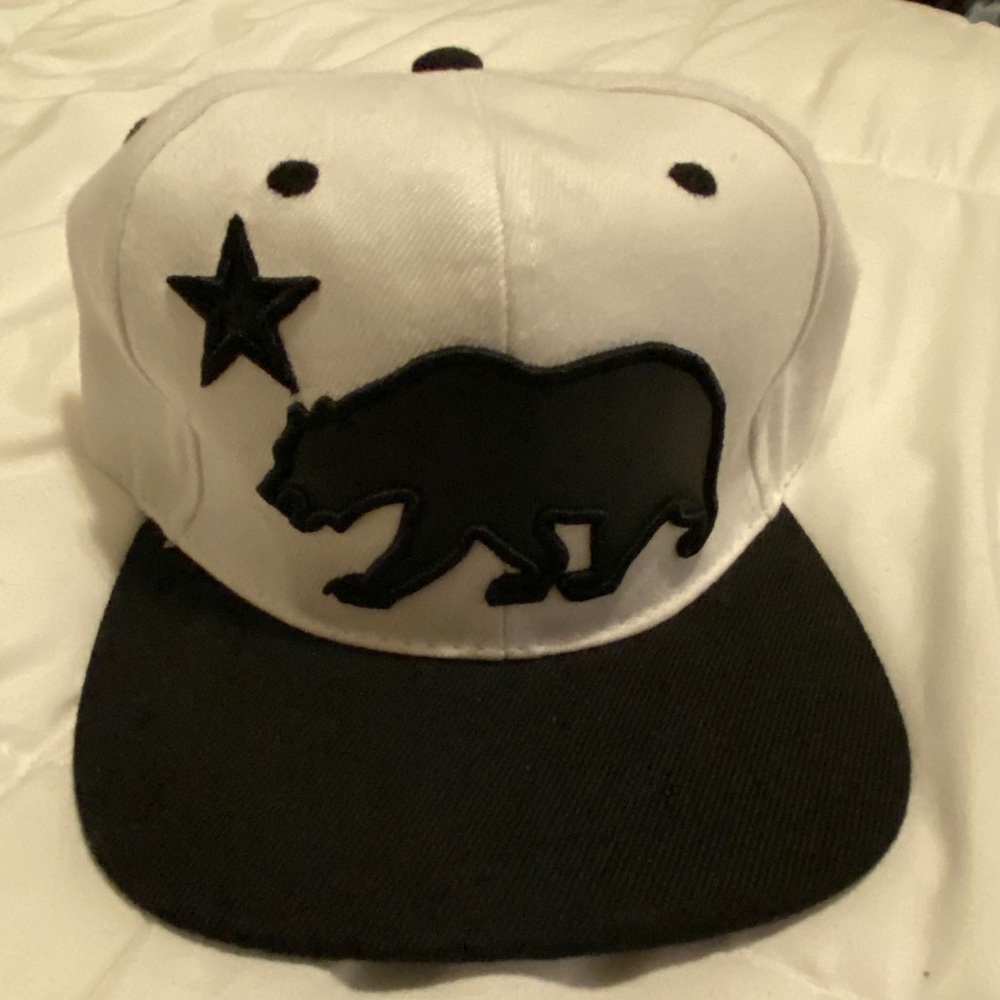 Cali snapback hat